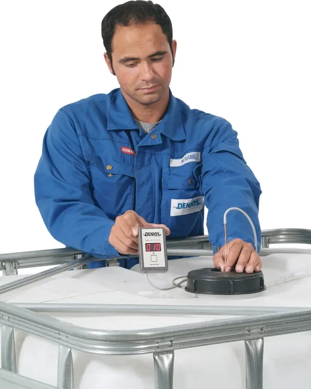 Electrical dipstick, with pre-settings for water