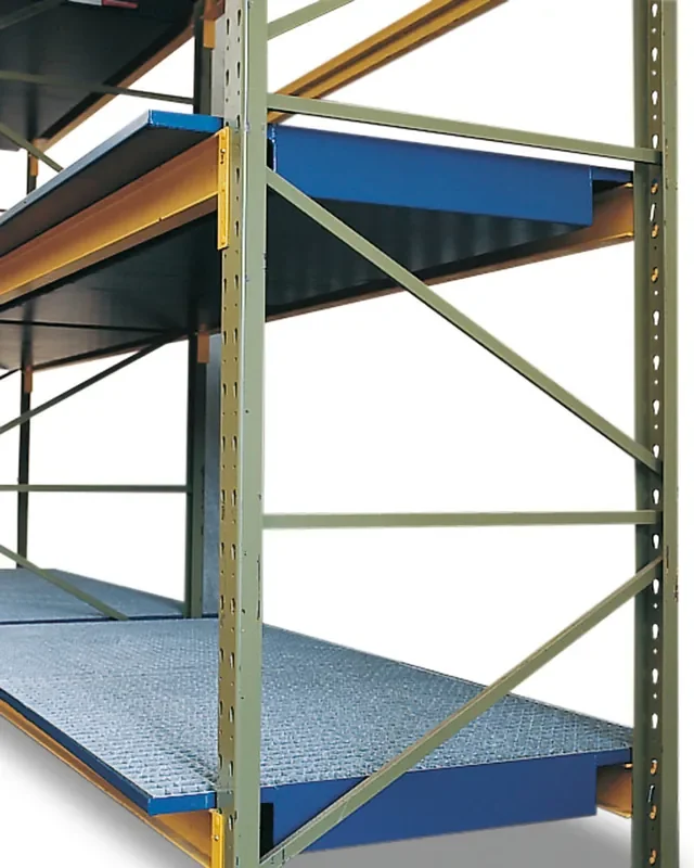 Spill tray in steel to be placed on cross members, painted grid, for shelf width 1800 mm
